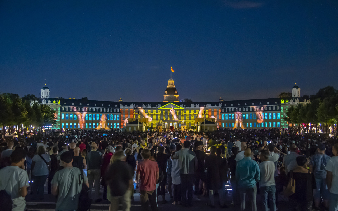 A big crowd in front of Karlsruhe Castle 
