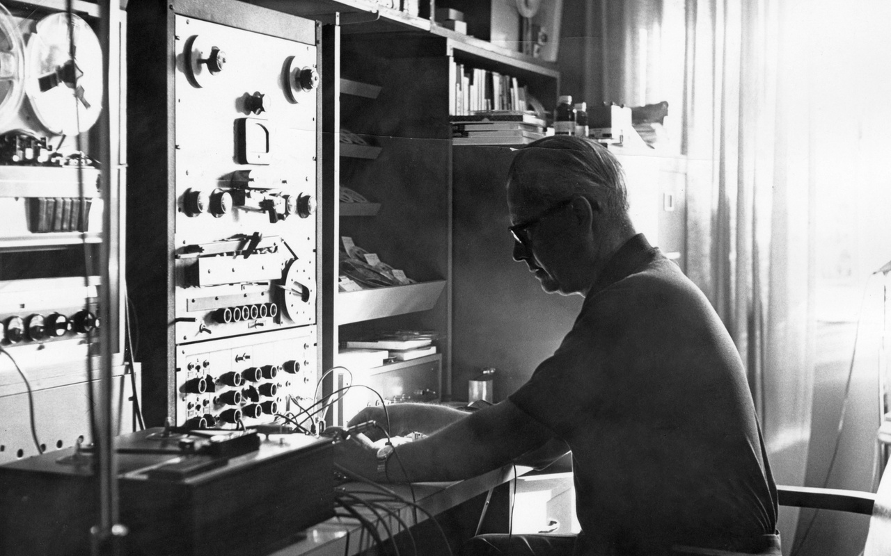 Harald Bode in his studio