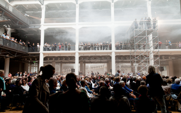 Die Eröffnung der Ausstellung: Cloudscapes