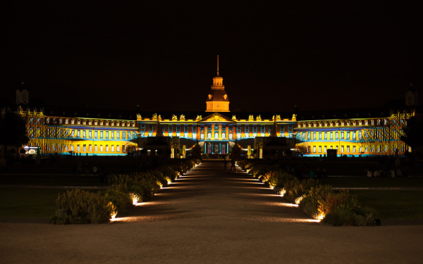 Die bunte Karlsruher Schlossfassade