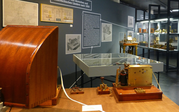 Showcases with old telegraphs