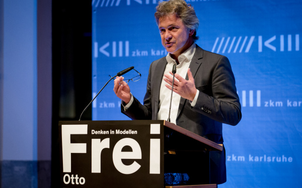 Frank Mentrup bei seiner Rede zur Eröffnung der Ausstellung »Frei Otto. Denken in Modellen«