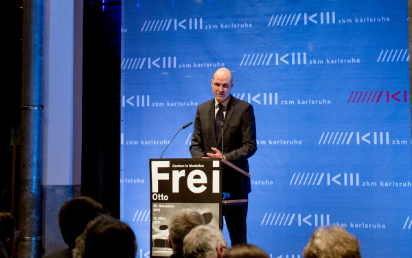 Philip Kurz bei seiner Rede zur Eröffnung der Ausstellung »Frei Otto. Denken in Modellen«