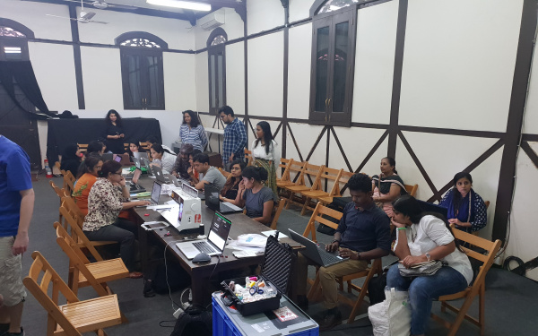Teilnehmer des »Digital Embroidery« Workshops im Dr. Bhau Daji Lad Museum in Mumbai