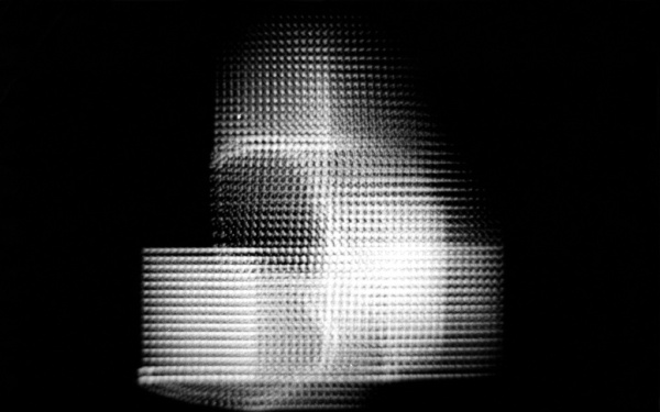  Vladimir Bonačić, »IRB 8-9«, 1968, Aufnahme des Bildschirms eines computergesteuerten Oszilloskops 20,9 × 29,5 cm