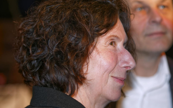 Das Bild zeigt ein Portrait der Künstlerin rosalie