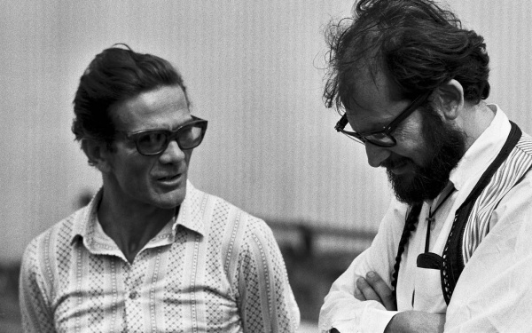 Pier Pasolini in conversation with Gideon Bachmann during the shooting of the film »Il Fiore delle mille e una notte«, 1973