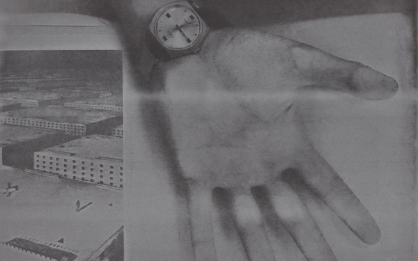 Eine gescannte Hand mit Armbanduhr