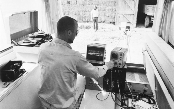 Ursula Wevers, »Gerry Schum und Ulrich Rückriem bei den Dreharbeiten zu ›Kreise‹«