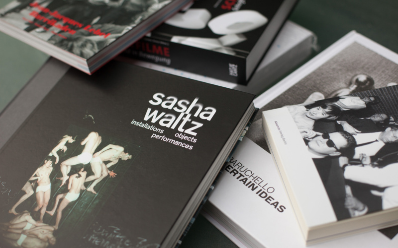 Diverse Bücher auf einem Haufen