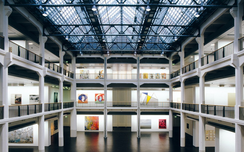 Der Lichthof des Museum für Neue Kunst 
